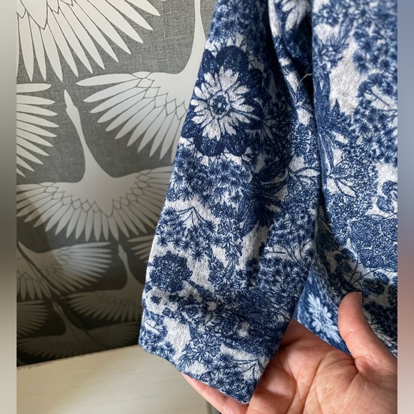 Reitmans Split Back Printed Top XS - Picture 2 of 6